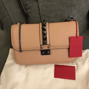 SOLD!!NWT Valentino Glam Lock, Nude,Medium